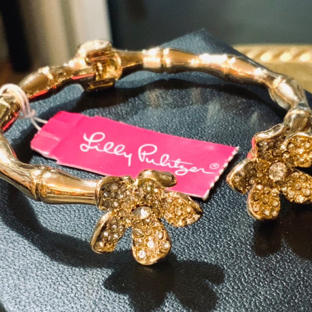 Lilly Pulitzer Bracelet “Beach Club Blooms” GOLD CRYSTAL FLOWER⭐️NWT Hinge Cuff - Picture 16 of 16